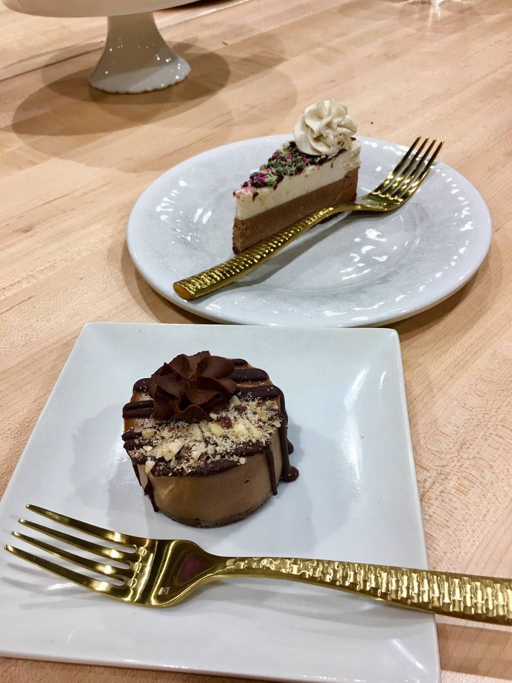 Humble Roots Organic | restaurant | 17600 Yonge St Unit fm17, Newmarket, ON L3Y 4Z1, Canada | 9052359400 OR +1 905-235-9400