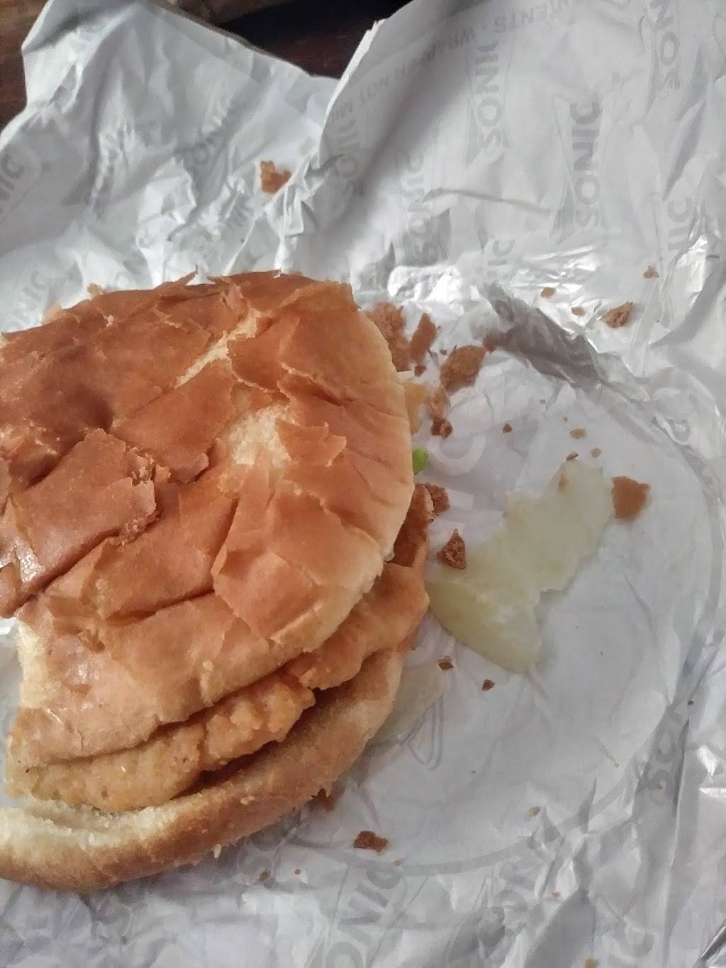 Sonic Drive-In | restaurant | 1834 Military Ave, Baxter Springs, KS 66713, USA | 6208562369 OR +1 620-856-2369