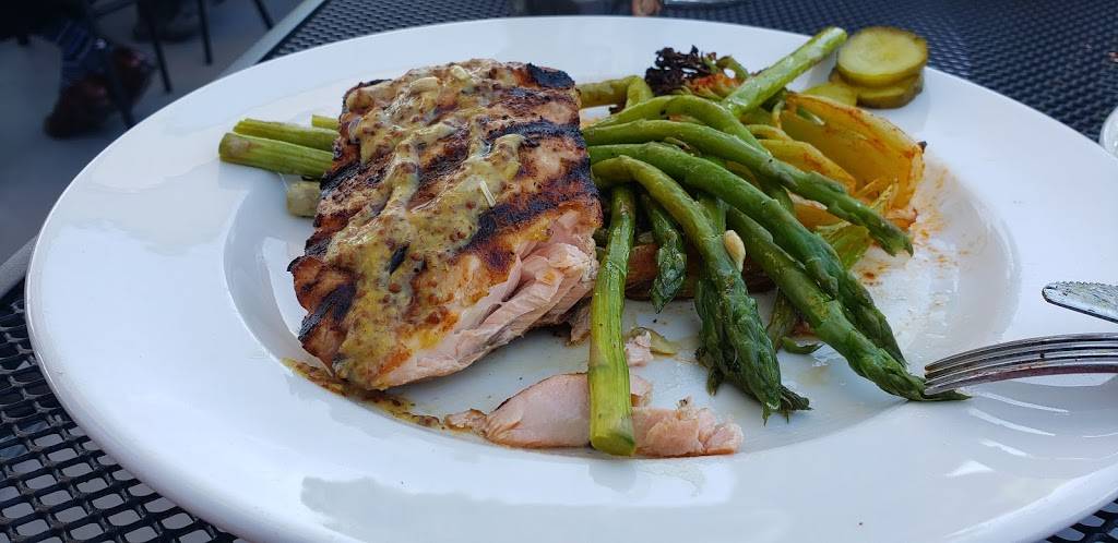 Black Cow Tap & Grill | restaurant | 40 Merrimac St, Newburyport, MA 01950, USA | 9784998811 OR +1 978-499-8811