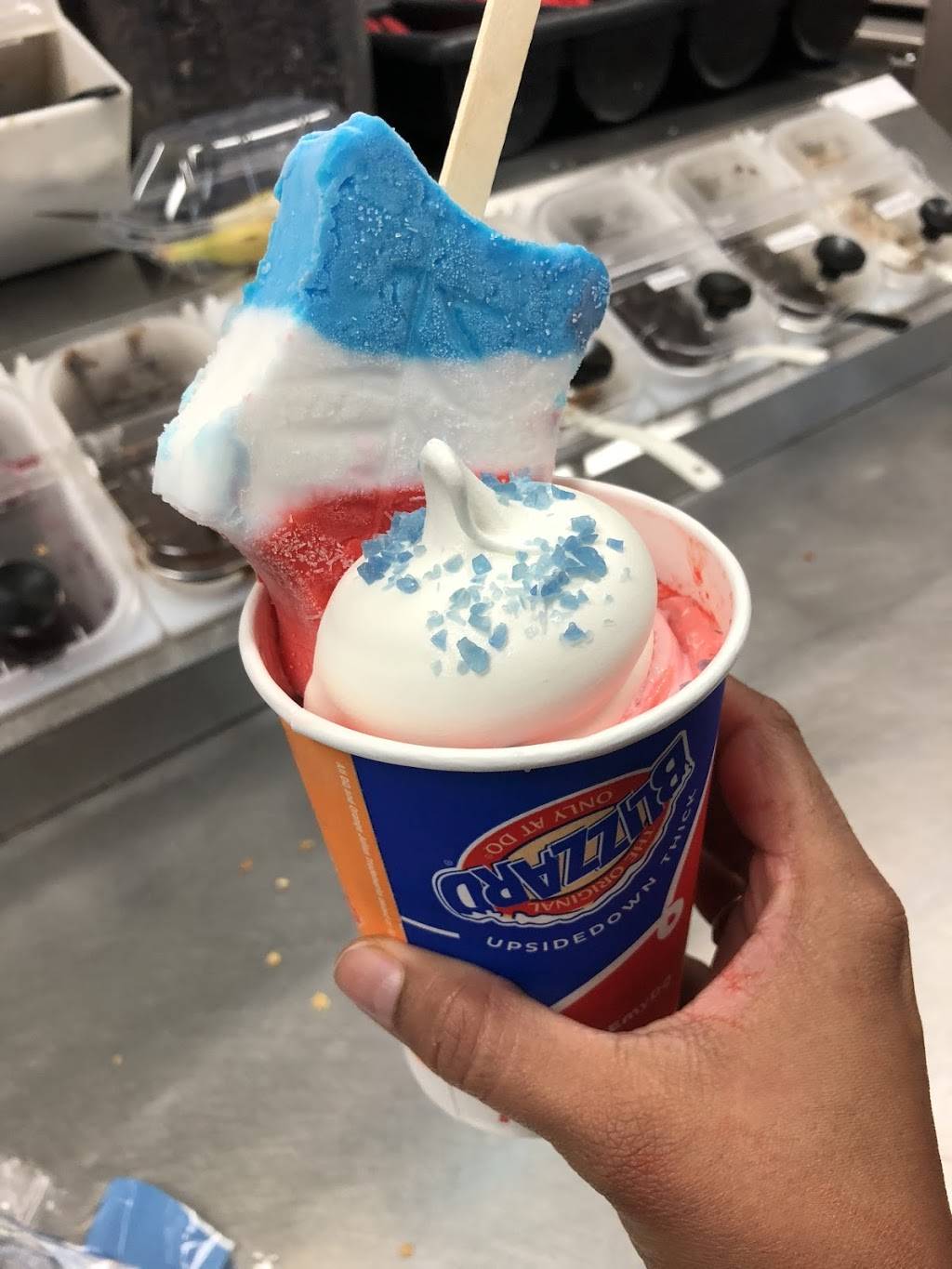 Dairy Queen Store | restaurant | 822 US-24, Gilman, IL 60938, USA | 8152654115 OR +1 815-265-4115