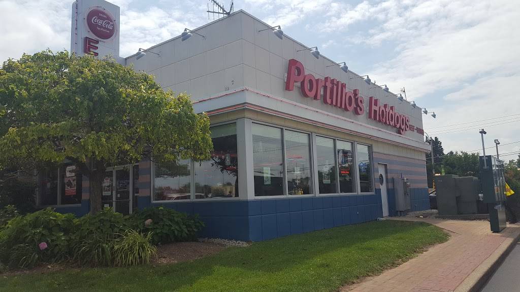 Portillos Hot Dogs | meal takeaway | 7740 W Roosevelt Rd, Forest Park, IL 60130, USA | 7083837557 OR +1 708-383-7557