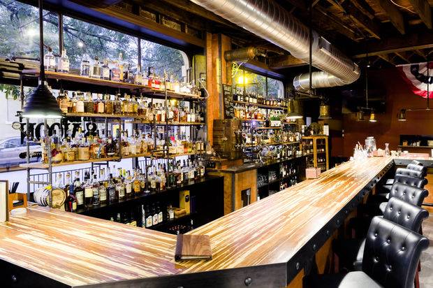 BBQ Saloon | restaurant | 4900 Laclede Ave, St. Louis, MO 63108, USA | 3148336666 OR +1 314-833-6666