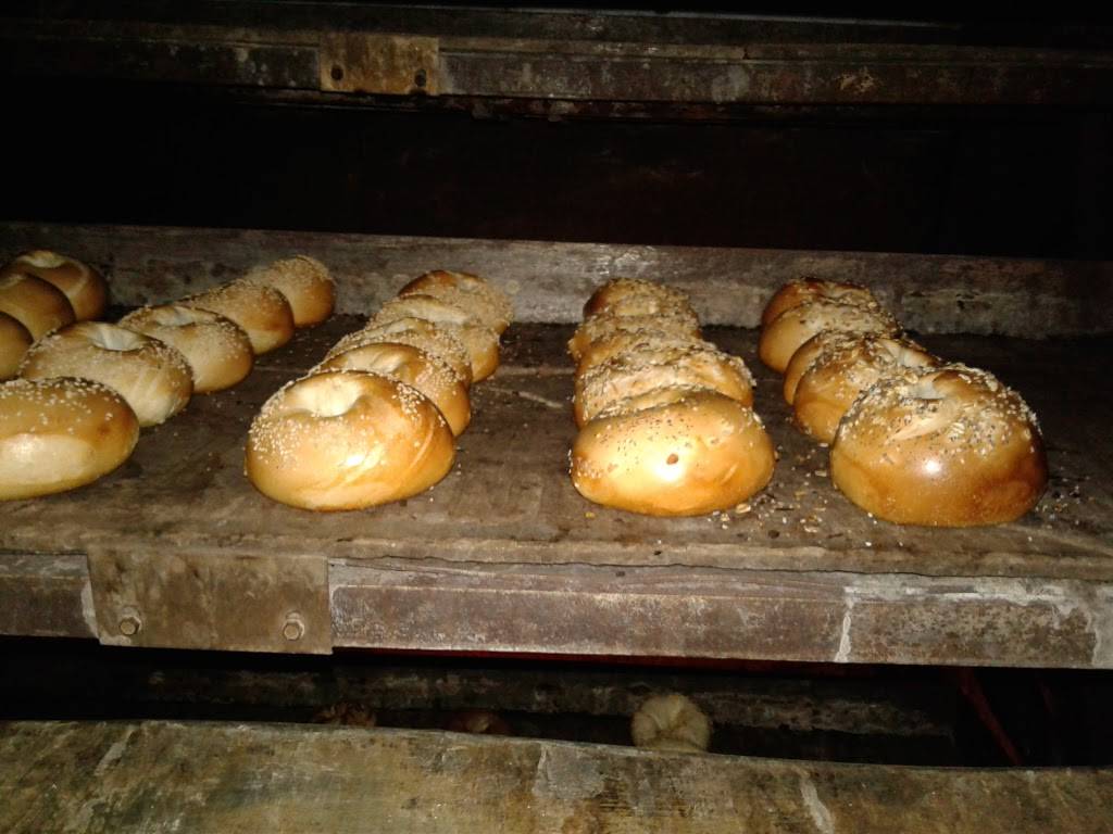 Emmons Bagels | bakery | 2253 Emmons Ave, Brooklyn, NY 11235, USA | 7189347665 OR +1 718-934-7665