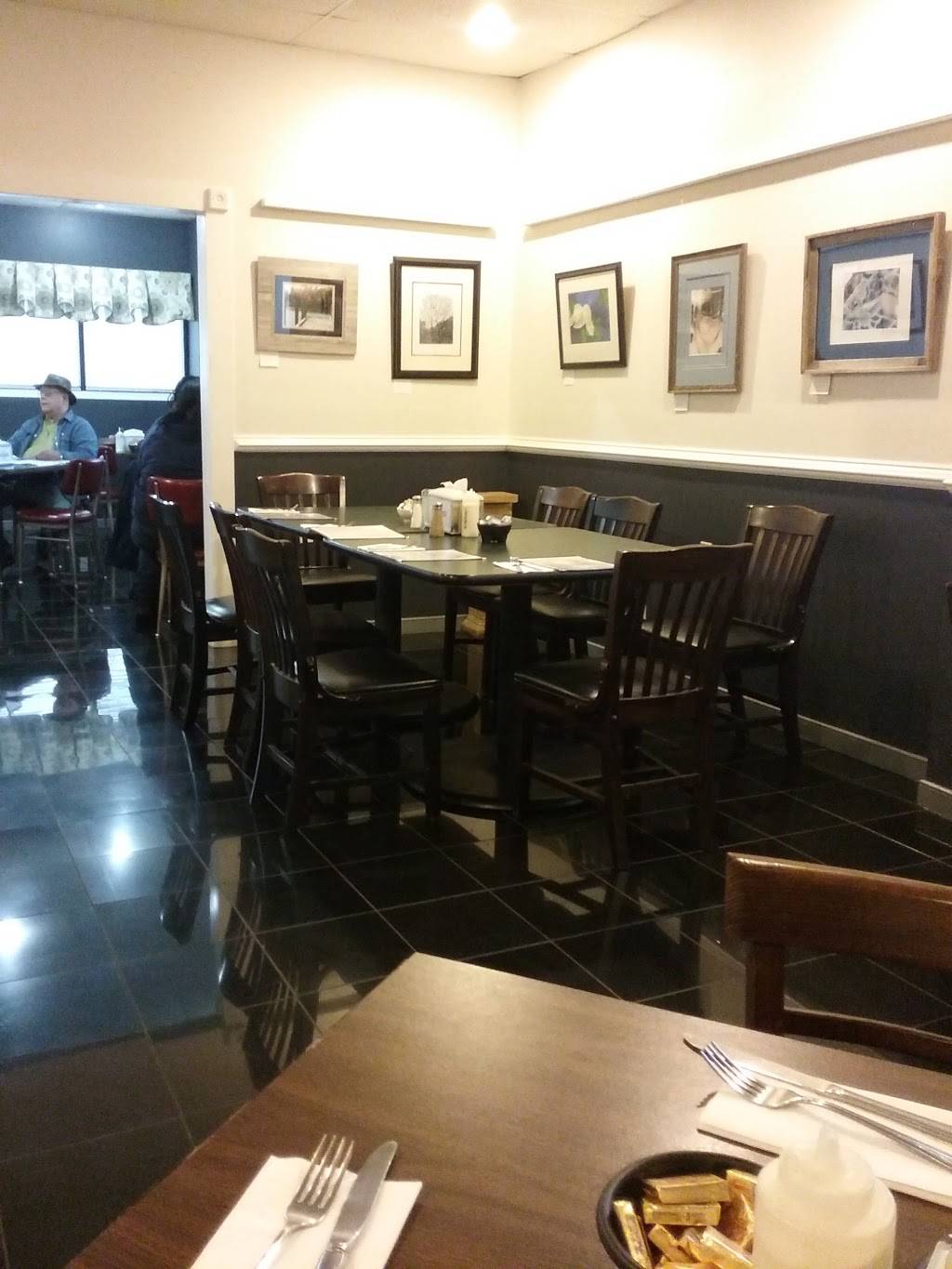 Riverside Cafe | restaurant | 522 N Main St, Farmville, VA 23901, USA | 4343922008 OR +1 434-392-2008