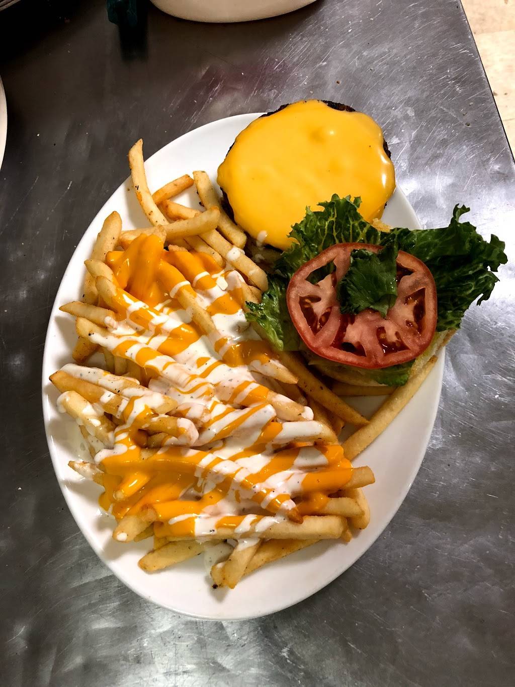 Views Bar & Grill | restaurant | 24200 Grand River Ave, Detroit, MI 48219, USA | 3136939401 OR +1 313-693-9401