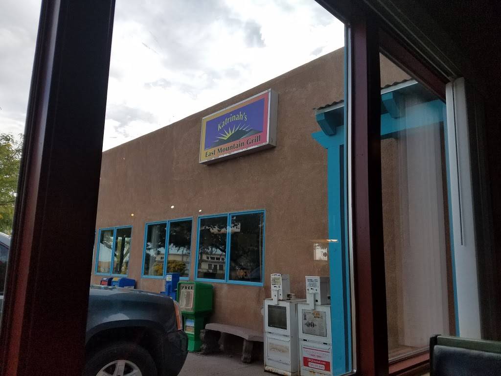 Katrinahs East Mountain Grill | cafe | New Mexico, 150 NM-344 a, Edgewood, NM 87015, USA | 5052819111 OR +1 505-281-9111