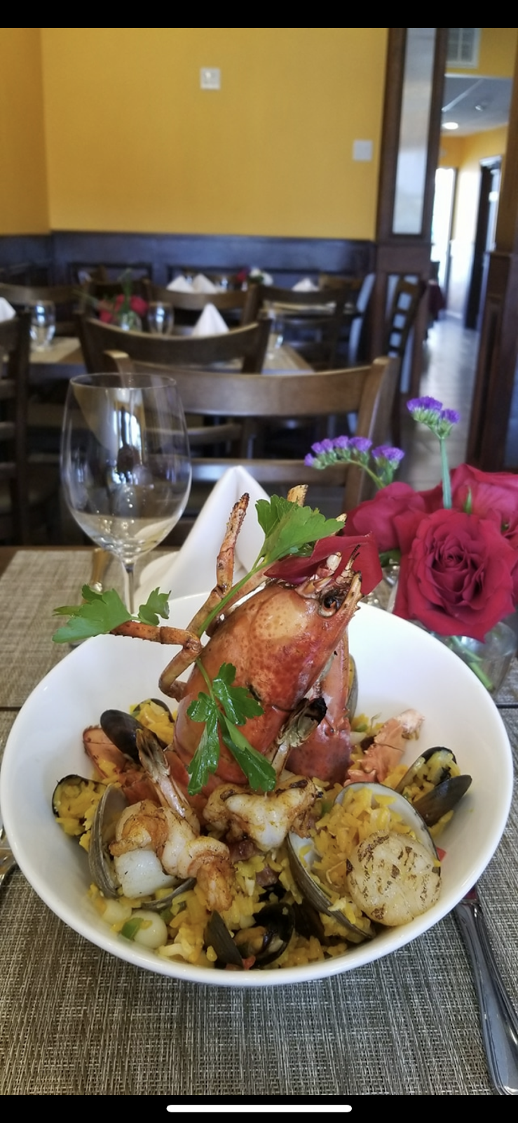 MAGNOS GRILL | restaurant | 108 Centre Ave, New Rochelle, NY 10801, USA | 9142350008 OR +1 914-235-0008