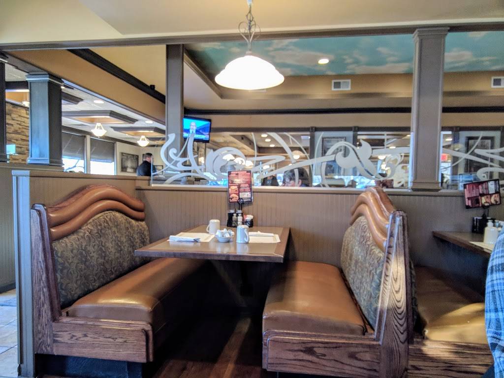 3 Brothers Restaurant | restaurant | 1220 S Eastwood Dr, Woodstock, IL 60098, USA | 8153385606 OR +1 815-338-5606