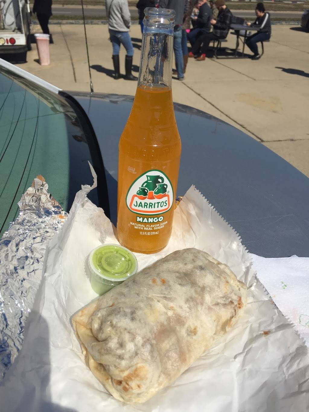 Burrito Truck | restaurant | 275 E Pershing Rd, Decatur, IL 62526, USA | 2179042451 OR +1 217-904-2451