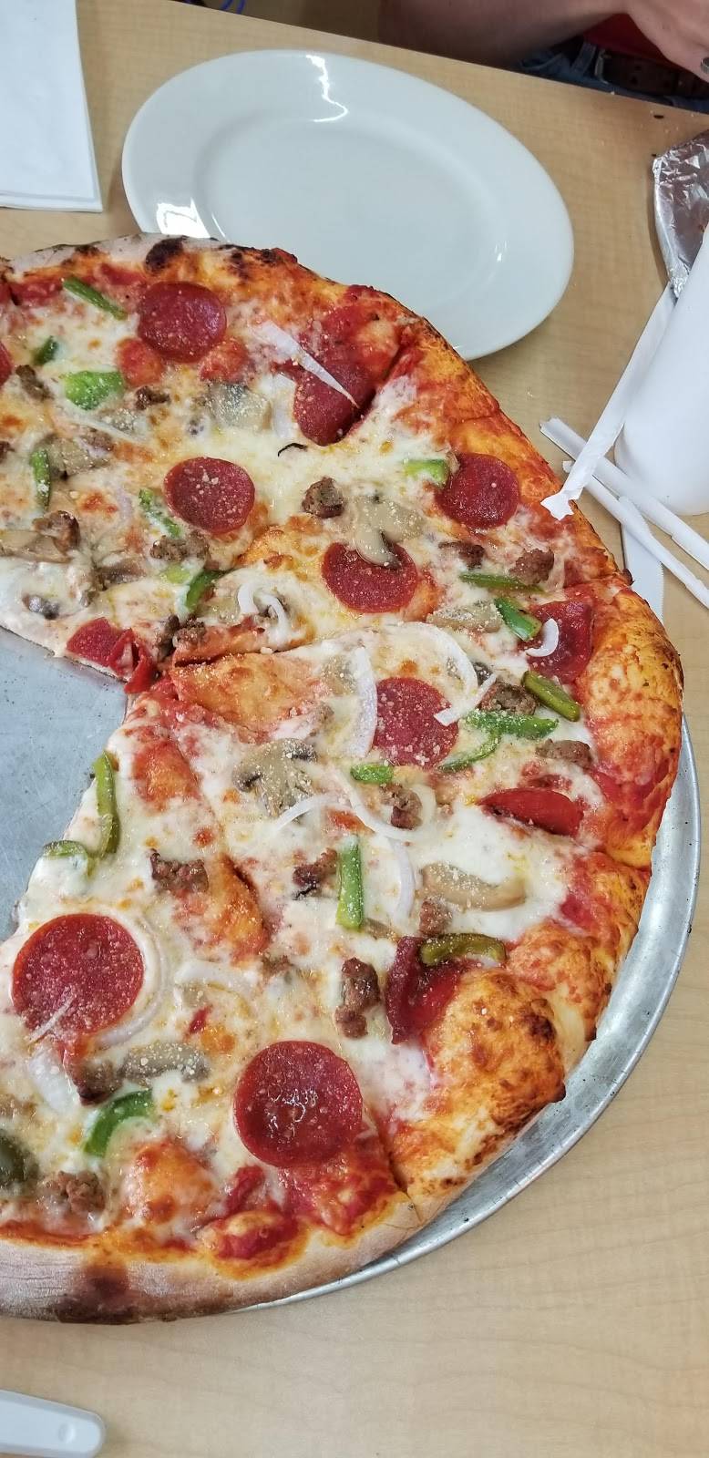 Omars Grill | restaurant | 10111 St Charles Rock Rd, St Ann, MO 63074, USA | 3144296881 OR +1 314-429-6881