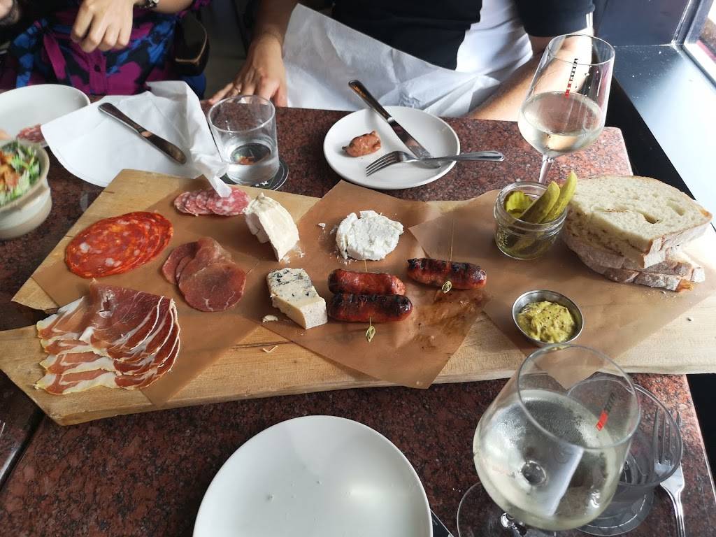 Bier Markt | restaurant | 67 ONeill Rd, North York, ON M3C 0H2, Canada | 4168627075 OR +1 416-862-7075