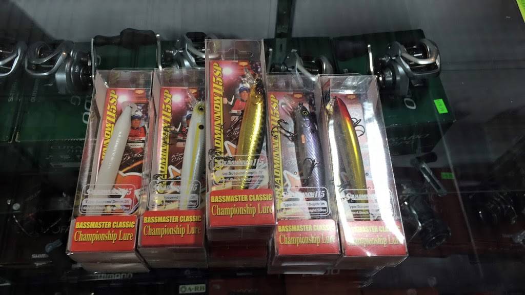 Sportsmens Direct | meal takeaway | 38989 Jefferson Ave, Harrison Charter Township, MI 48045, USA | 5867416052 OR +1 586-741-6052