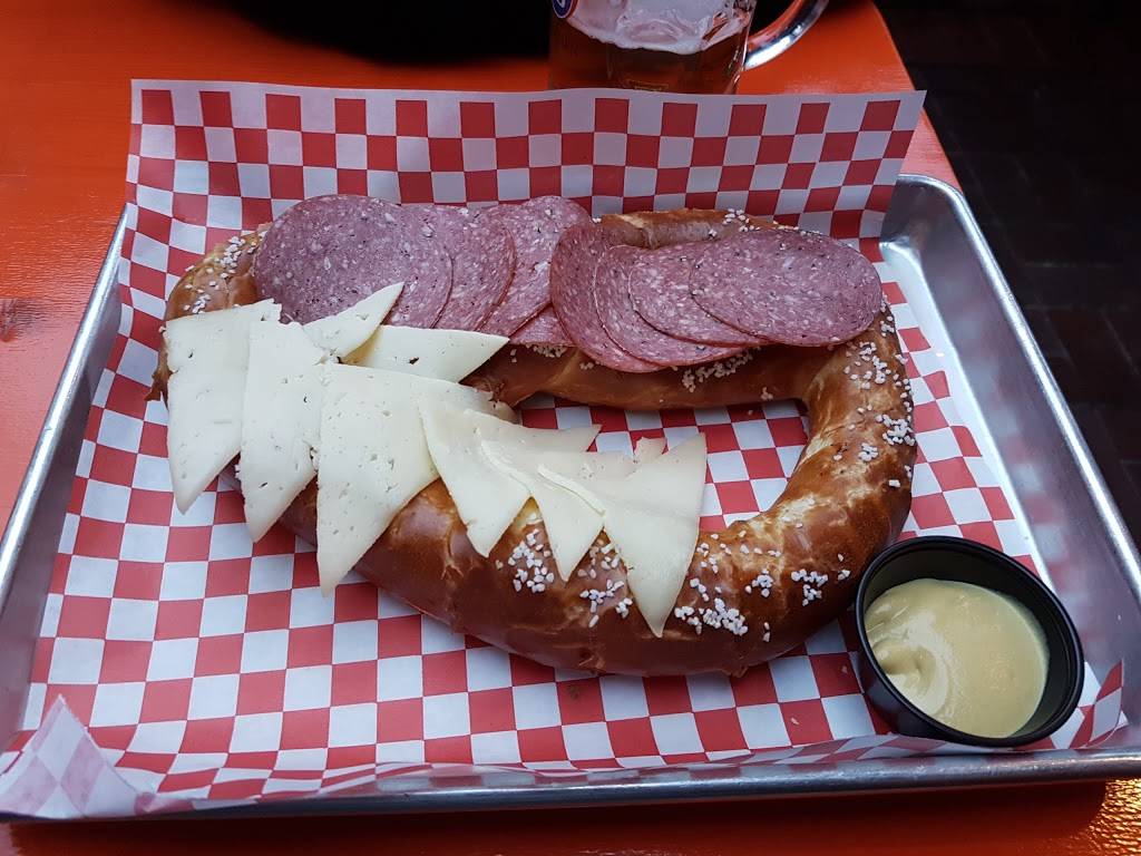 Gourmet Haus Staudt | restaurant | 2615 Broadway, Redwood City, CA 94063, USA | 6503649232 OR +1 650-364-9232