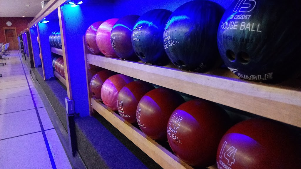 Les & Jims Lincoln Lanes | restaurant | 1208 N Center Ave, Merrill, WI 54452, USA | 7155369405 OR +1 715-536-9405