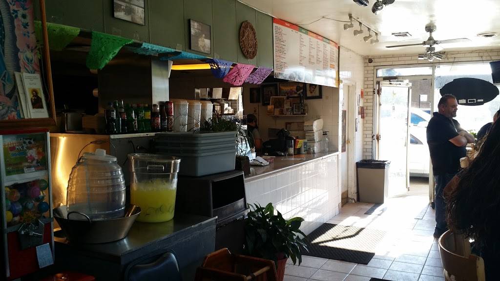 Los Olivos | restaurant | 5031, 5031, 3400 W 31st St, Chicago, IL 60623, USA | 7732471002 OR +1 773-247-1002