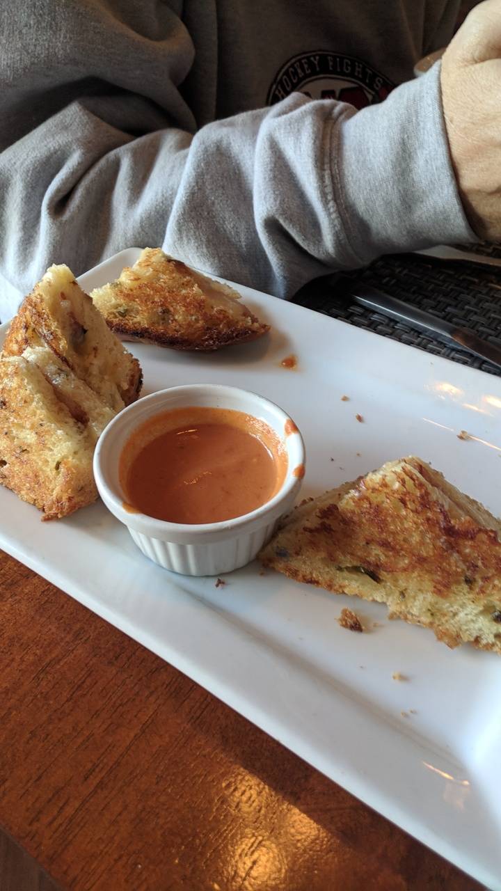 Winfields Pub LLC | restaurant | 1213 Ridge Rd, Buffalo, NY 14218, USA | 7168210700 OR +1 716-821-0700