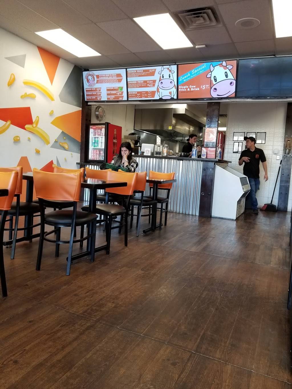 Orange Cow Burgers | restaurant | 955 N Resler Dr ste 110, El Paso, TX 79912, USA | 9153000251 OR +1 915-300-0251