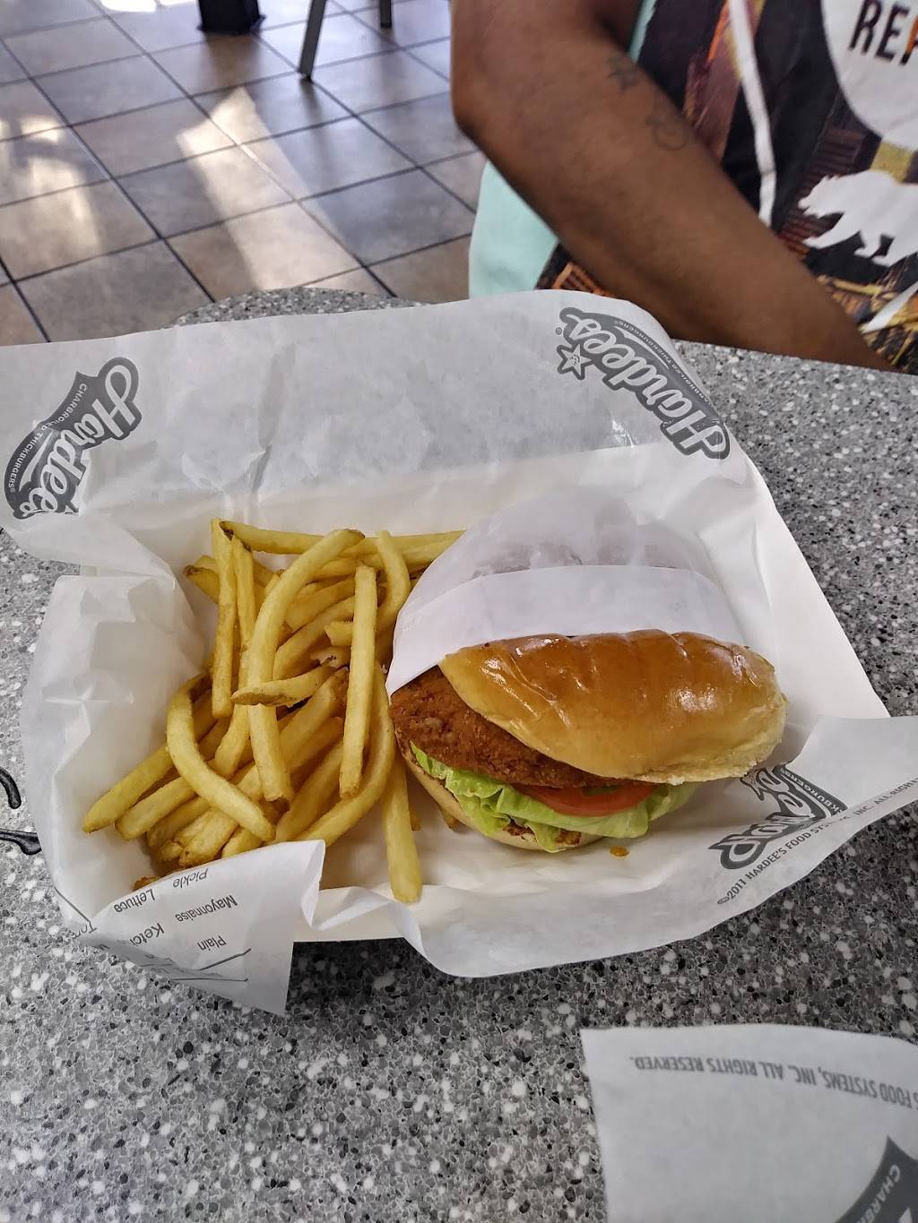 Hardees | restaurant | 4116 W Hillsborough Ave, Tampa, FL 33614, USA | 8138701290 OR +1 813-870-1290