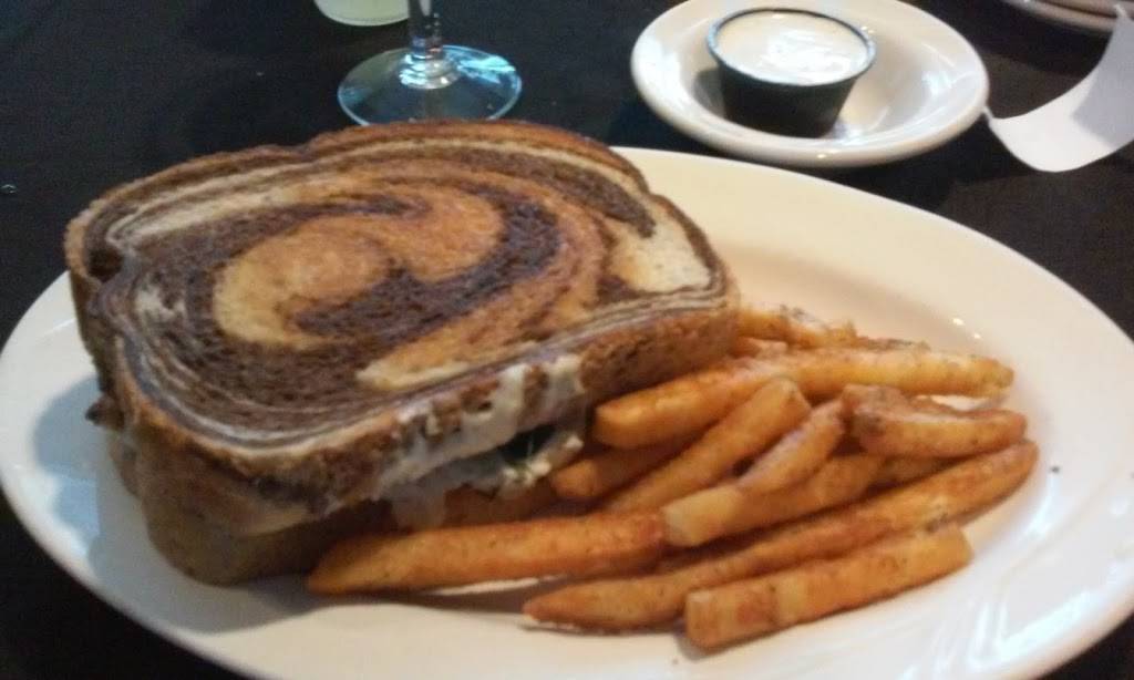 Union Street Grille | restaurant | 122 S Union St, Bryan, OH 43506, USA | 4196300000 OR +1 419-630-0000