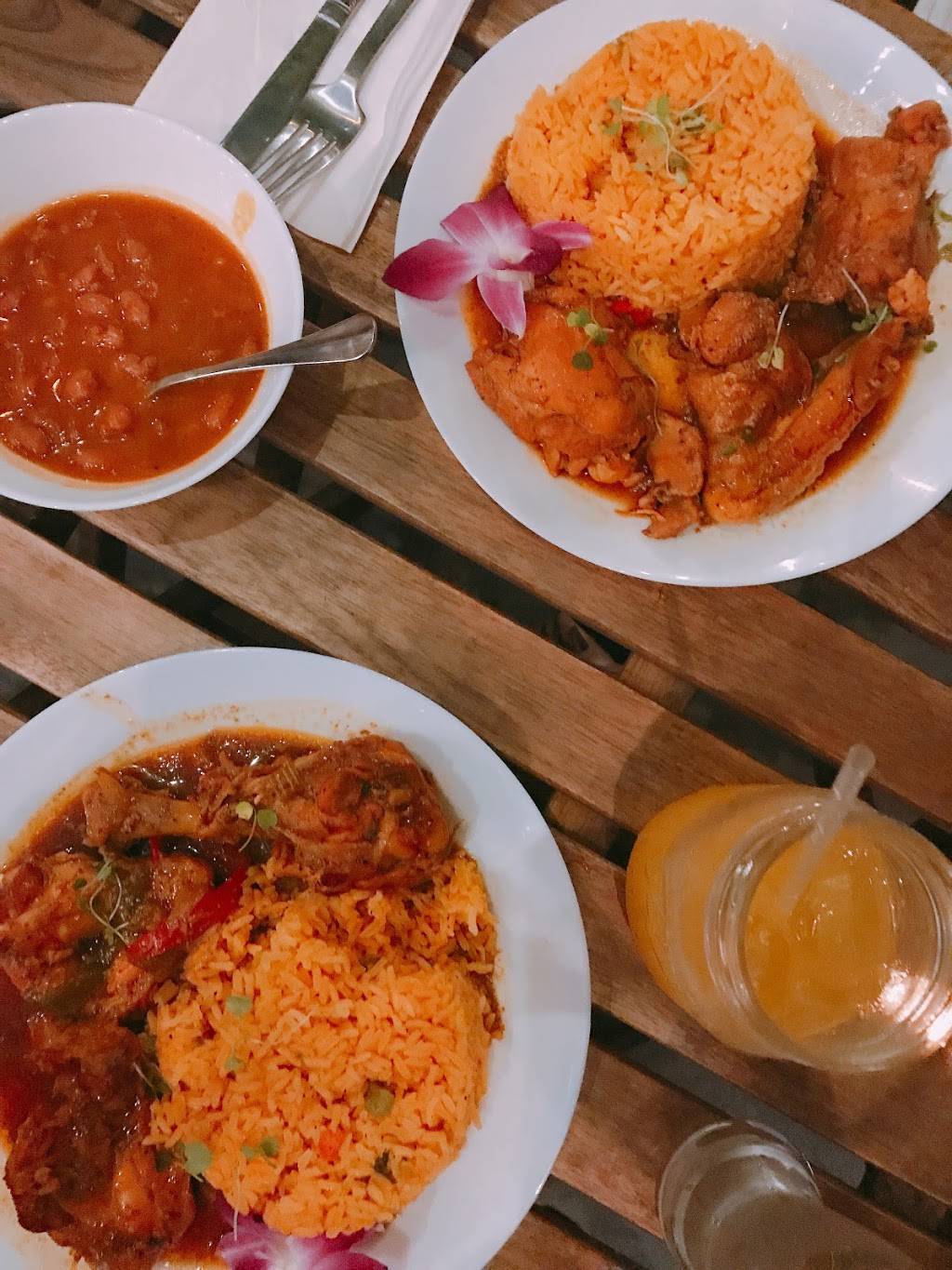 Santiago’s Beer Garden | restaurant | 2337 1st Avenue, New York, NY 10035, USA | 2129206165 OR +1 212-920-6165