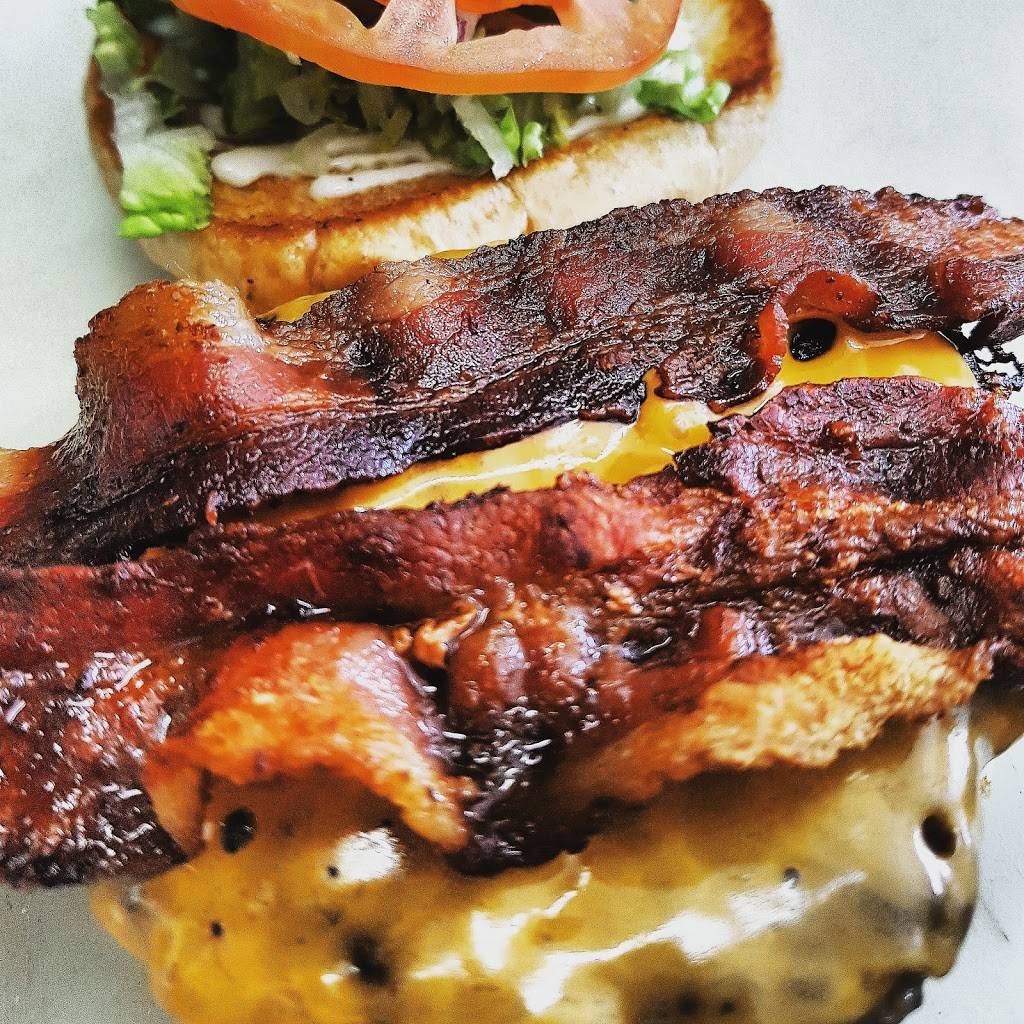 Mikes Fish & Chips | restaurant | 2162 Danforth Ave, Toronto, ON M4C 1K3, Canada | 4164294665 OR +1 416-429-4665