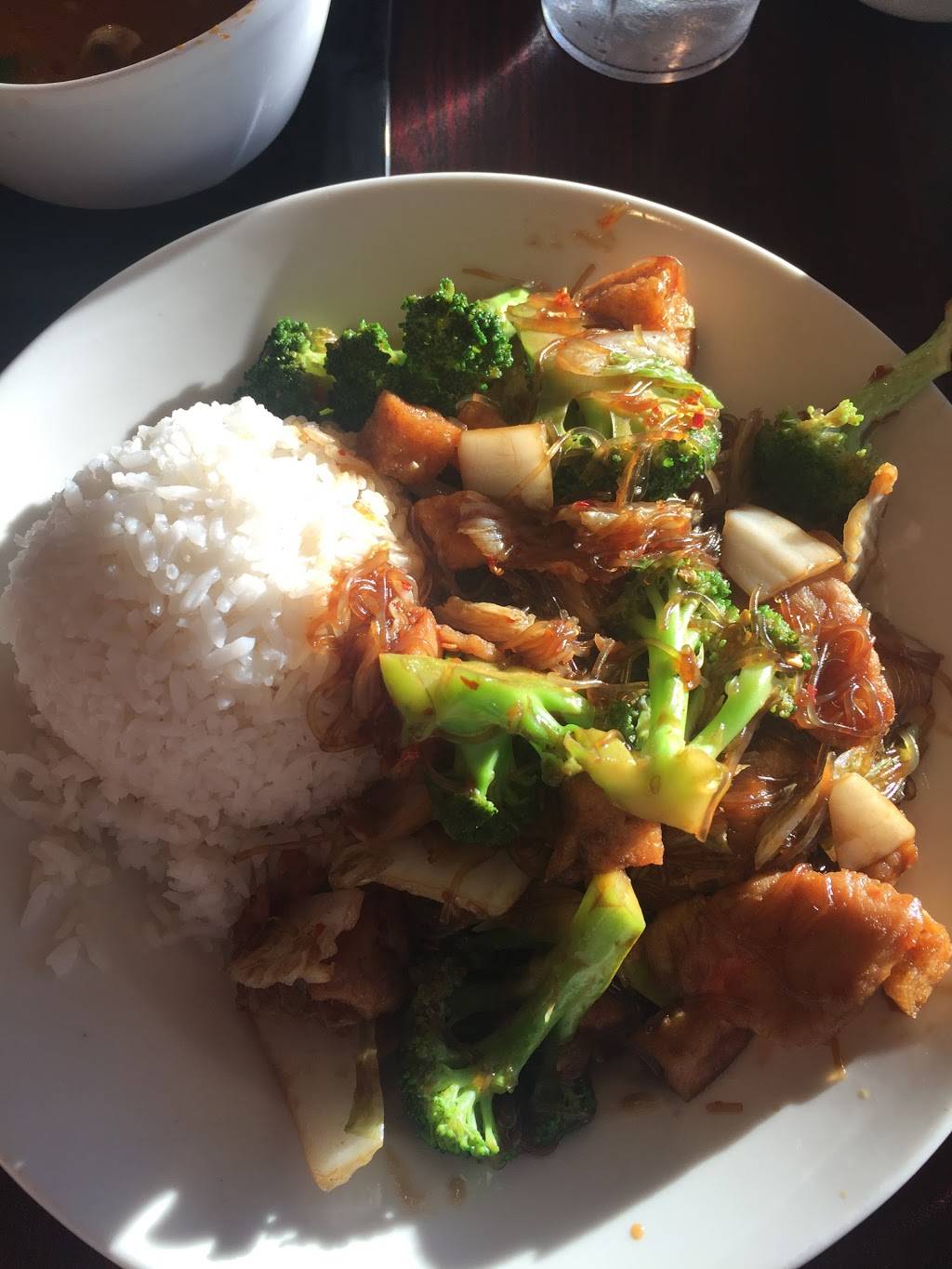 Cafe Thai | restaurant | 28647 Northwestern Hwy, Southfield, MI 48034, USA | 2483551440 OR +1 248-355-1440