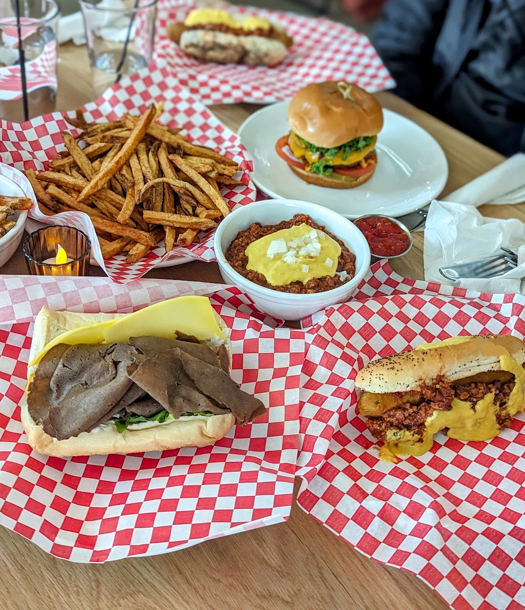 XMarket Food Hall | restaurant | 804 W Montrose Ave, Chicago, IL 60613, USA | 7737399114 OR +1 773-739-9114