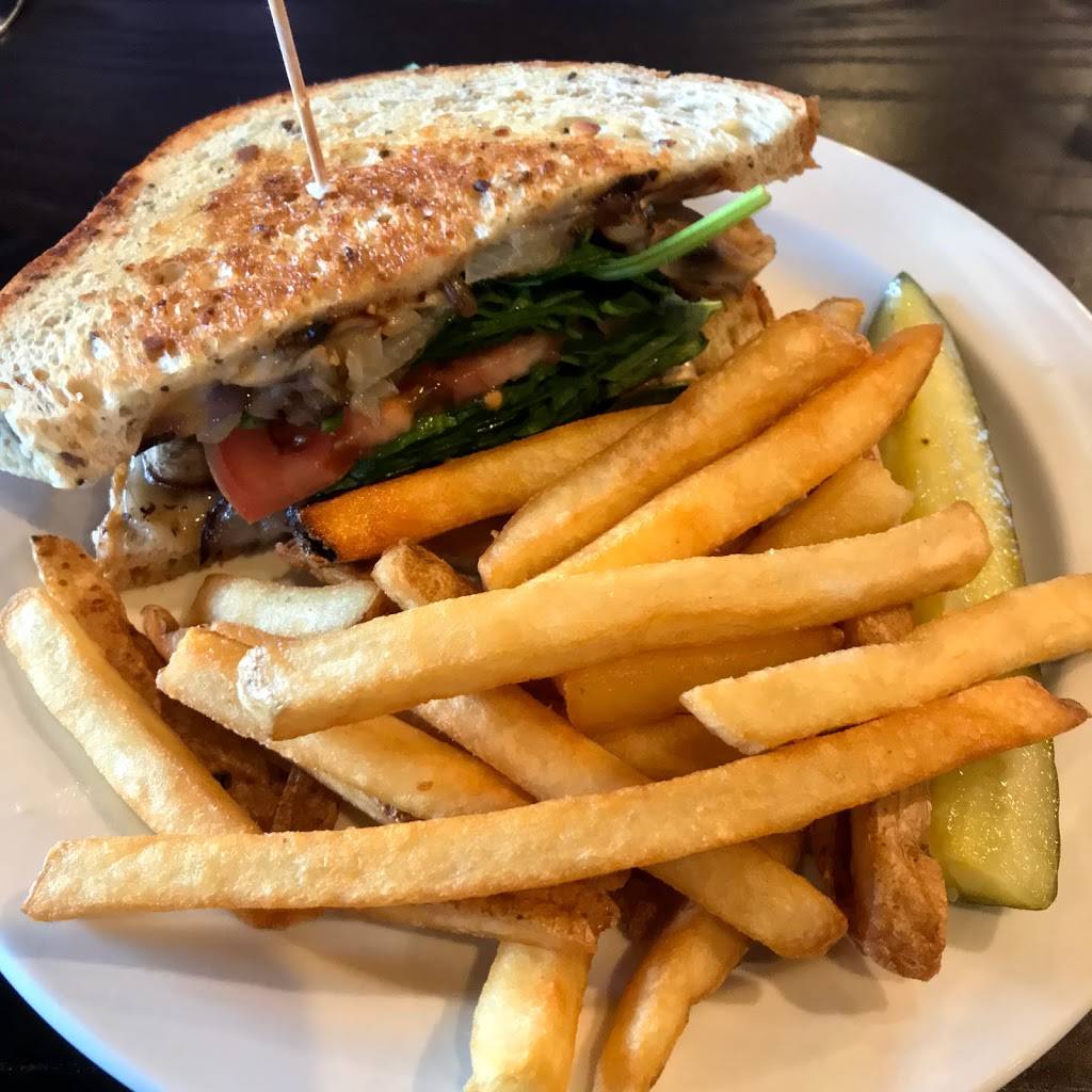 The Front Row Bar & Grill | restaurant | 7159 Northeast Imbrie Drive, Hillsboro, OR 97124, USA | 5034308342 OR +1 503-430-8342