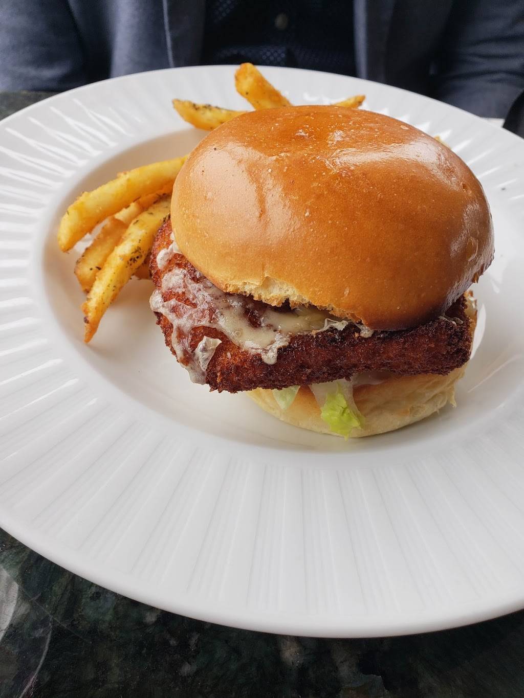 Maple Ave Restaurant | restaurant | 147 Maple Ave W, Vienna, VA 22180, USA | 7033192177 OR +1 703-319-2177