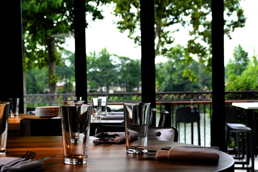 River | restaurant | 1650 Jack Warner Pkwy, Tuscaloosa, AL 35401, USA | 2056323801 OR +1 205-632-3801