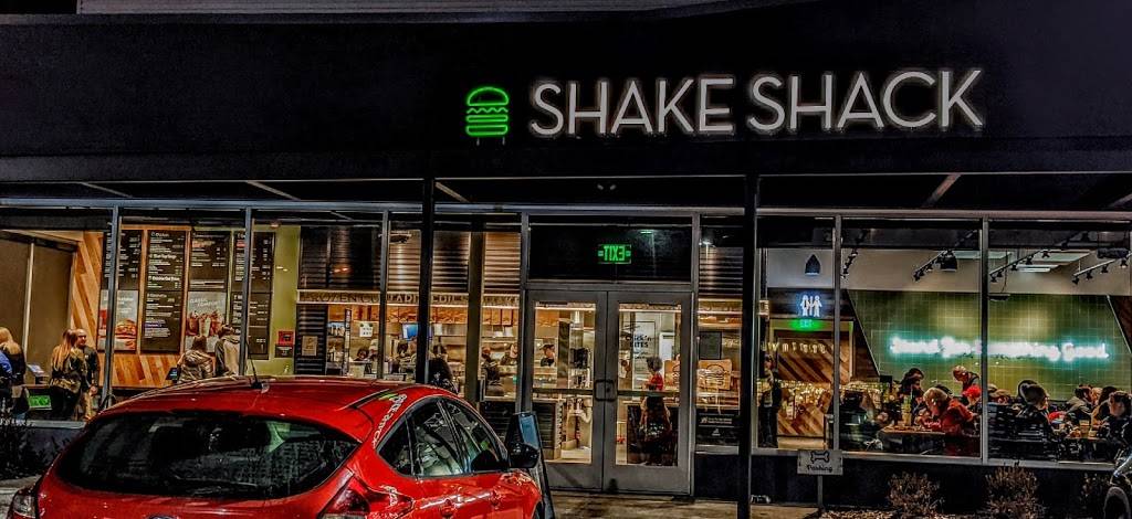 Shake Shack | restaurant | & Crossing, 5200 W 119th St, Leawood, KS 66209, USA | 9133201229 OR +1 913-320-1229
