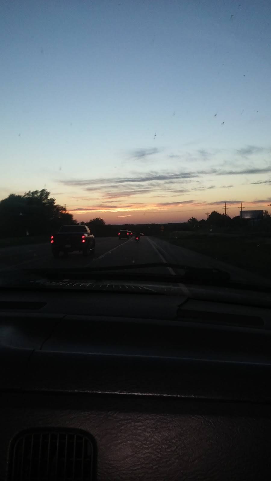 Daisy Dukes & Cowboy Boots | restaurant | 21476 US-50, Sedalia, MO 65301, USA | 6608265500 OR +1 660-826-5500