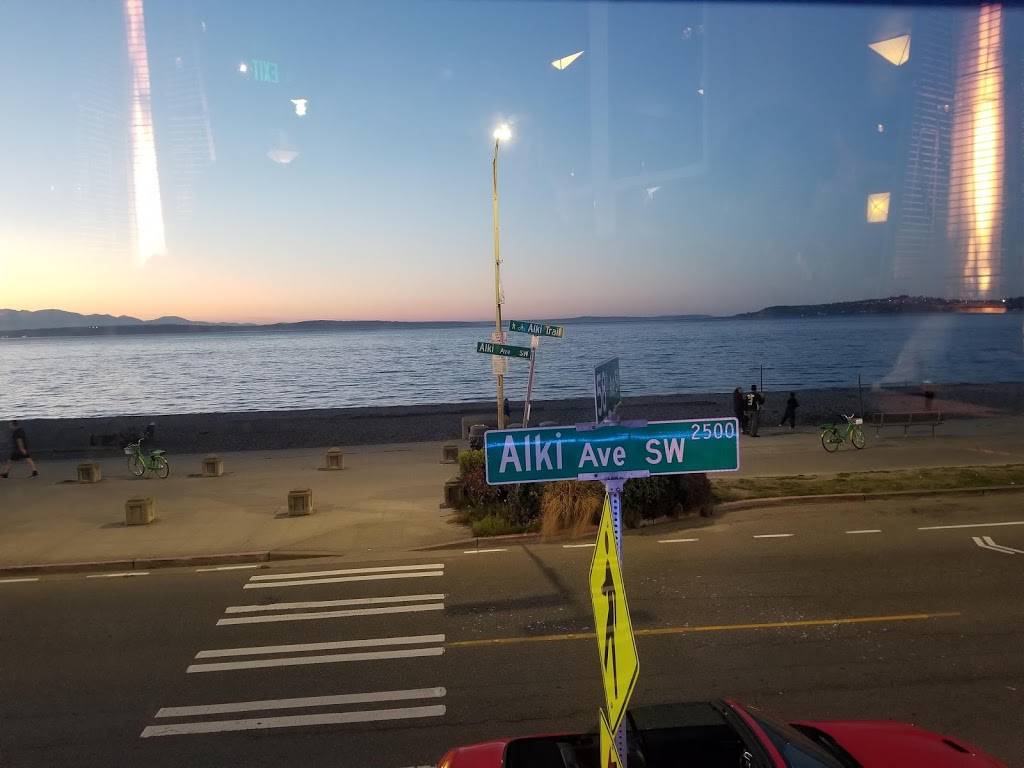 Dukes Seafood | restaurant | 2516 Alki Ave SW, Seattle, WA 98116, USA | 2069376100 OR +1 206-937-6100