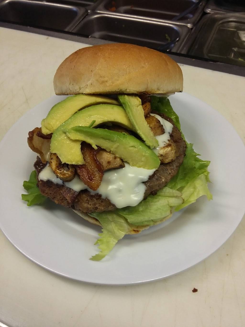 The Lunch Box | restaurant | 13605 East 35th St S, Independence, MO 64055, USA | 8165477552 OR +1 816-547-7552