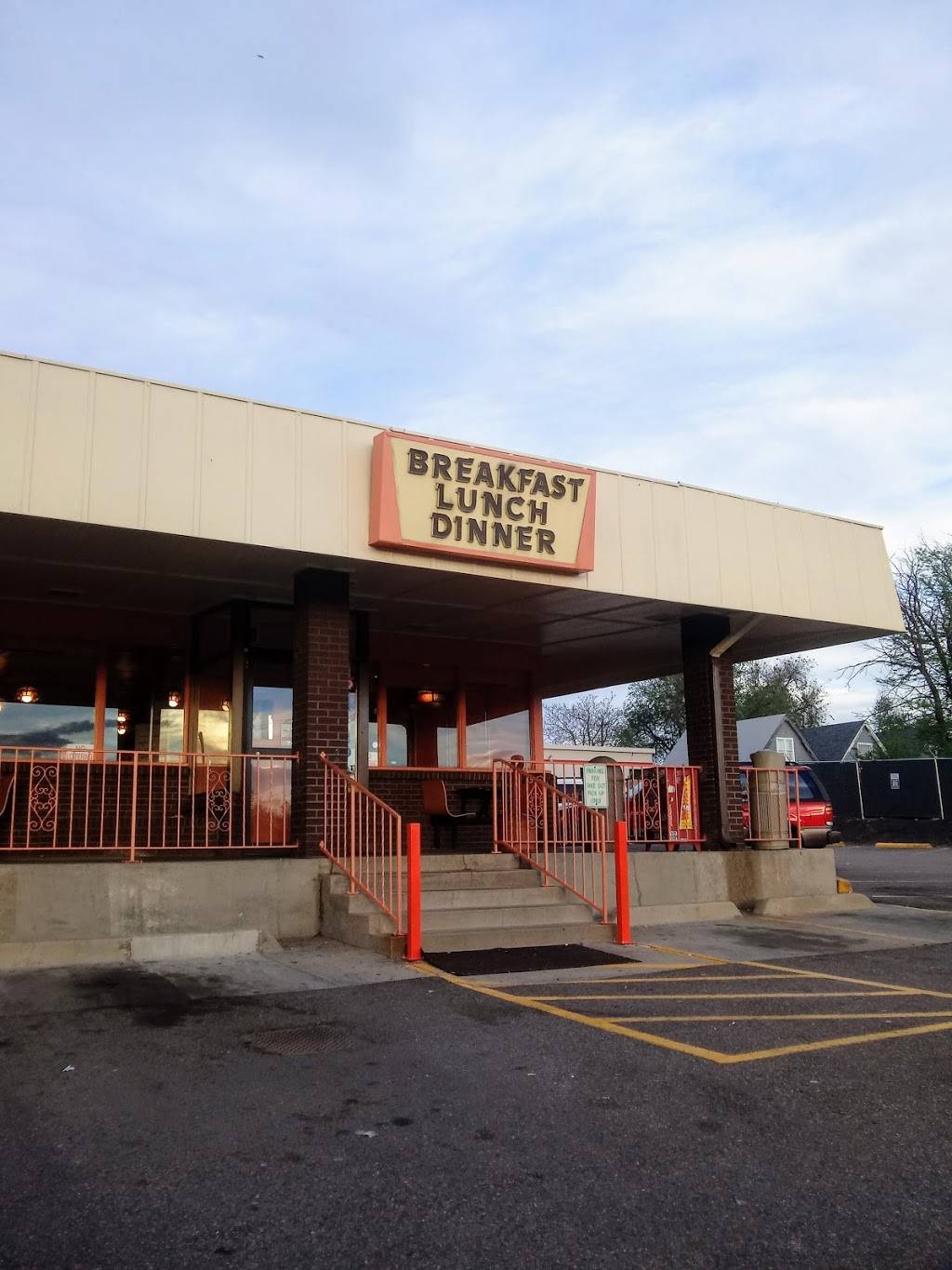 Breakfast King CO | restaurant | 1100 S Santa Fe Dr, Denver, CO 80223, USA | 3037330795 OR +1 303-733-0795