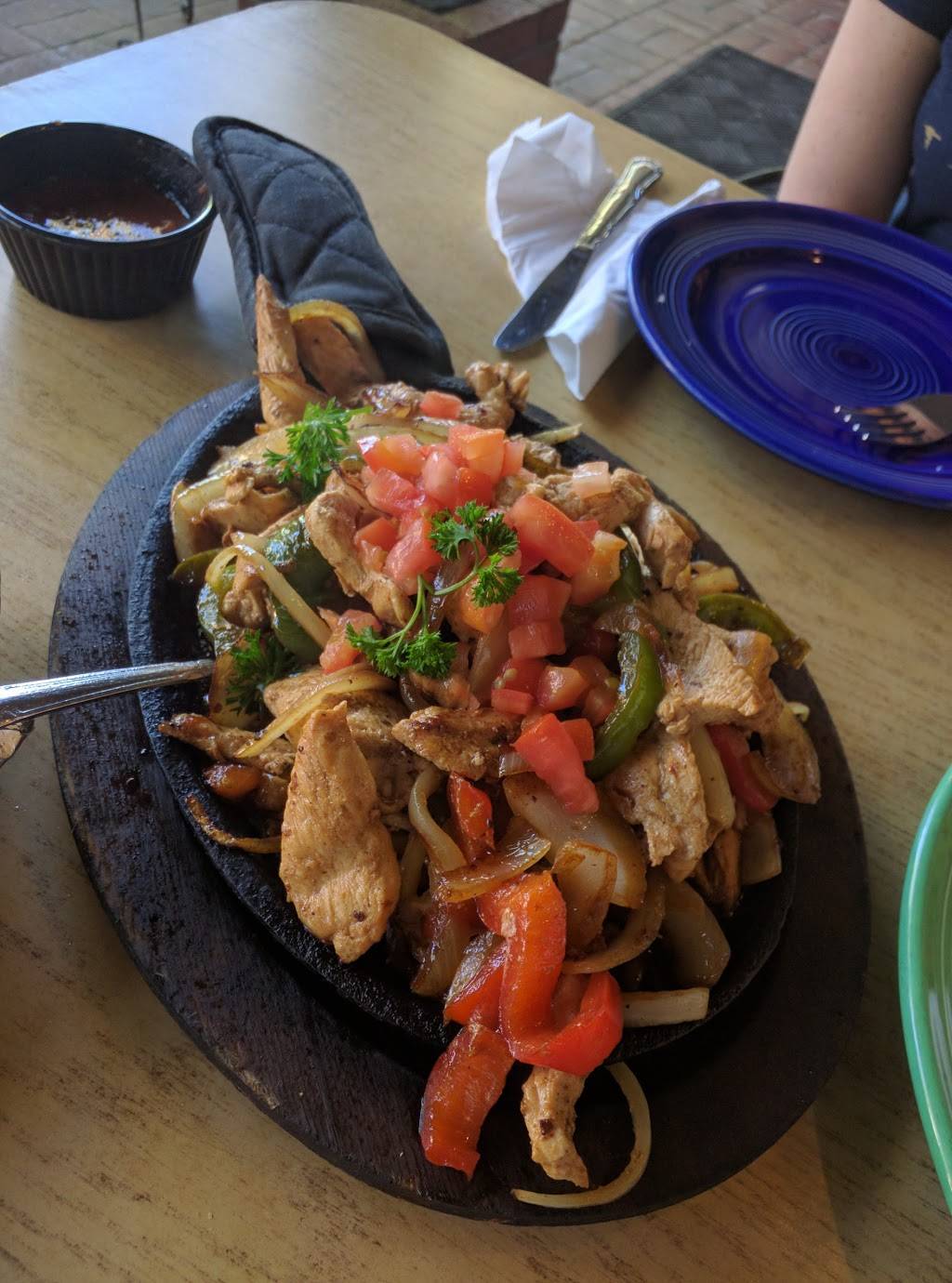 El Jardin Mexican Restaurant | restaurant | 22758 Broadway St, Columbia, CA 95310, USA | 2095321291 OR +1 209-532-1291