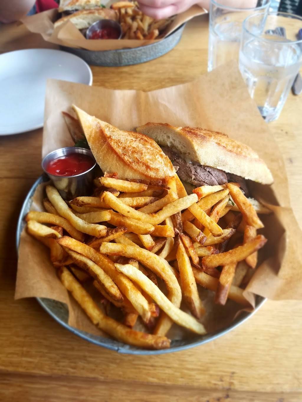 Holts | restaurant | 43 S Prospect Ave, Park Ridge, IL 60068, USA | 8477204484 OR +1 847-720-4484