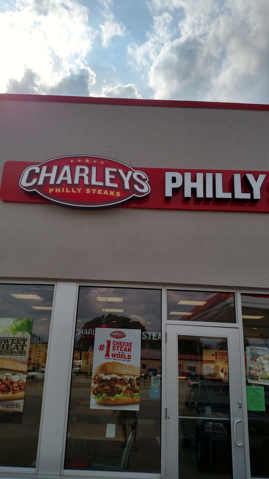 Charleys Cheesesteaks | restaurant | 203 N Lombard St, Mahomet, IL 61853, USA | 2175866427 OR +1 217-586-6427