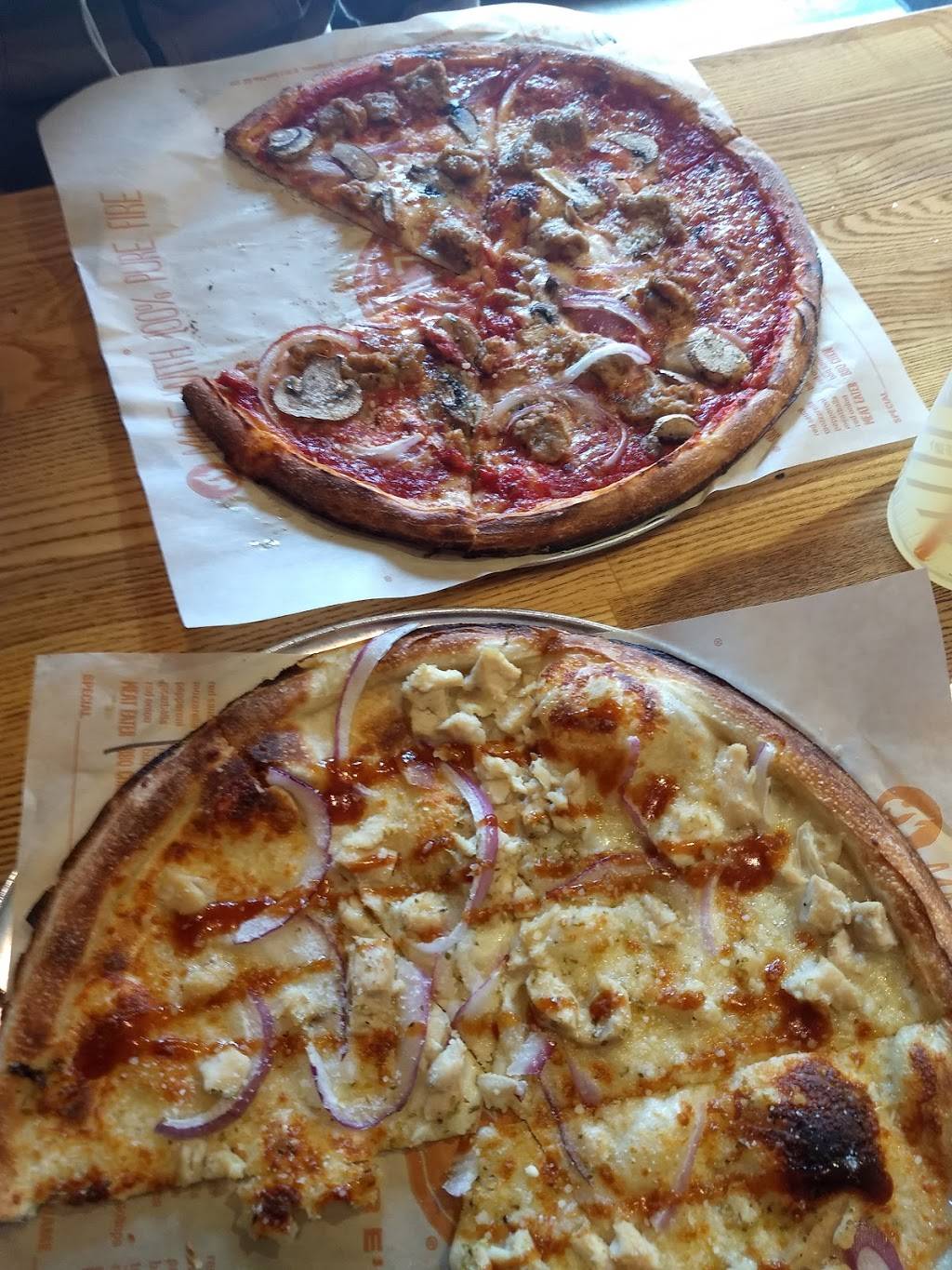 Blaze Pizza | meal takeaway | 6230 95th St, Oak Lawn, IL 60453, USA | 7082706059 OR +1 708-270-6059