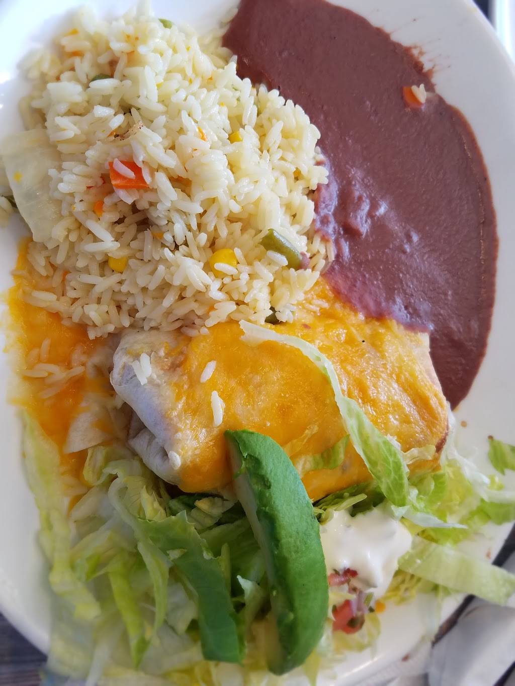 Tipicos Doña Gloria | restaurant | 470 Elden St, Herndon, VA 20170, USA | 7034377950 OR +1 703-437-7950