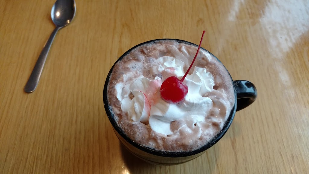 Cork Pine Eatery & Saloon | restaurant | 145 E Huron Ave, Vassar, MI 48768, USA | 9898233011 OR +1 989-823-3011