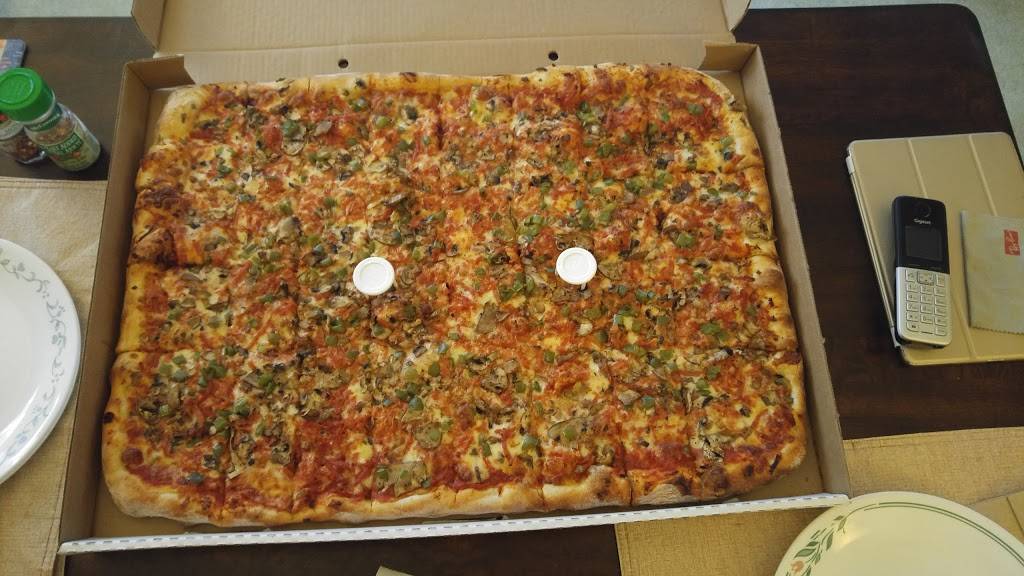 Francos Restaurant | meal takeaway | 1545 Tecumseh Rd E, Windsor, ON N8W 1C3, Canada | 5192583151 OR +1 519-258-3151