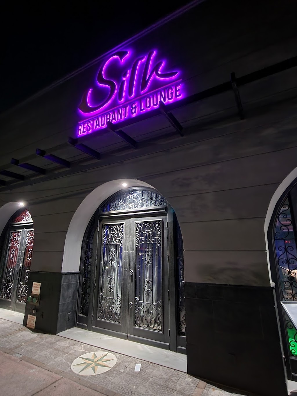 SILK Restaurant & Lounge | restaurant | 222 Avenue U, Brooklyn, NY 11223, USA | 7183772222 OR +1 718-377-2222