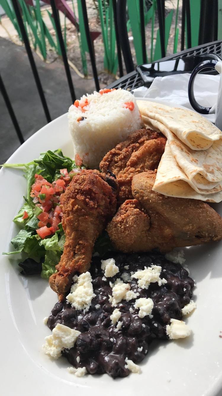 Krazy Fish | restaurant | 2501 Central Ave, Charlotte, NC 28205, USA | 7043321004 OR +1 704-332-1004