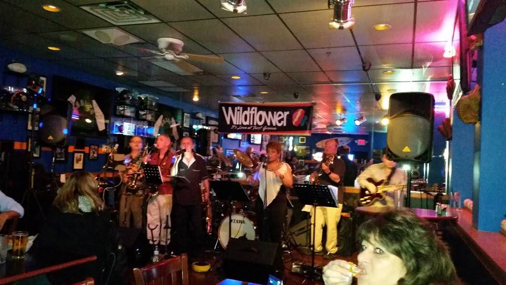 Screwballs Sports Bar & Grille | restaurant | 216 W Beidler Rd #600, King of Prussia, PA 19406, USA | 6103373888 OR +1 610-337-3888