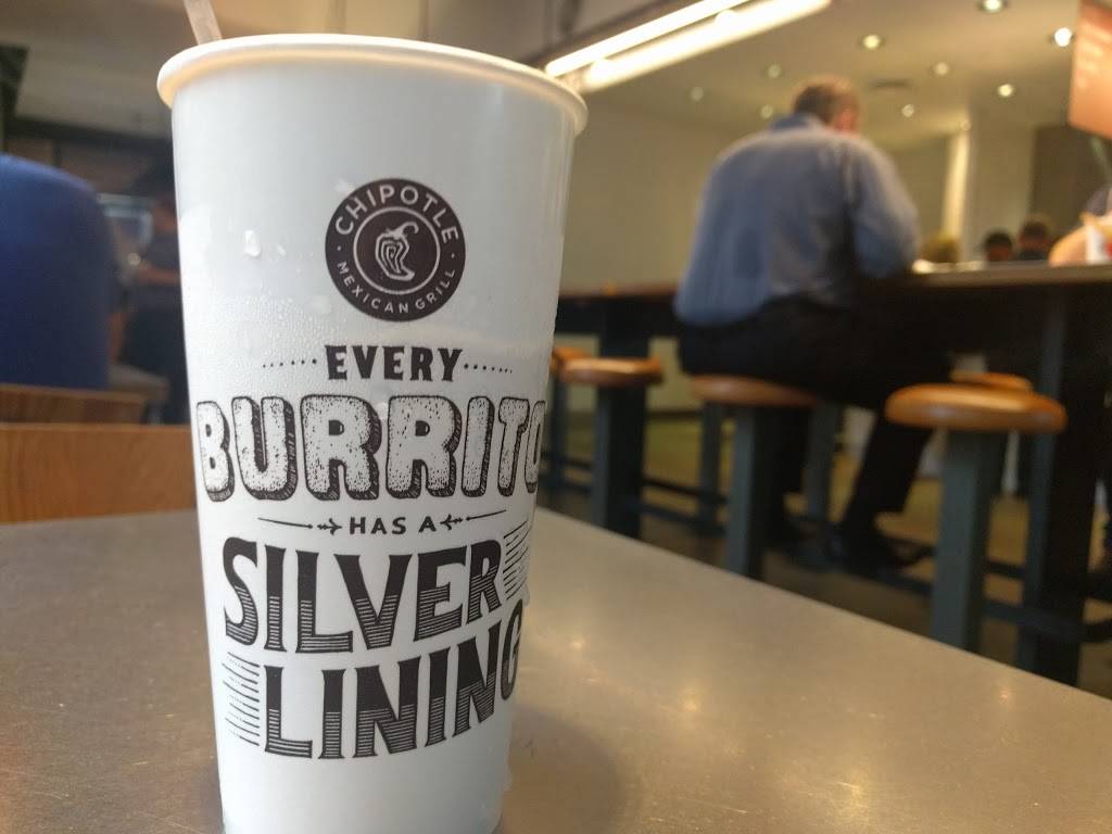 Chipotle Mexican Grill | restaurant | 200 South 6th St Ste 100, Minneapolis, MN 55402, USA | 6122520050 OR +1 612-252-0050