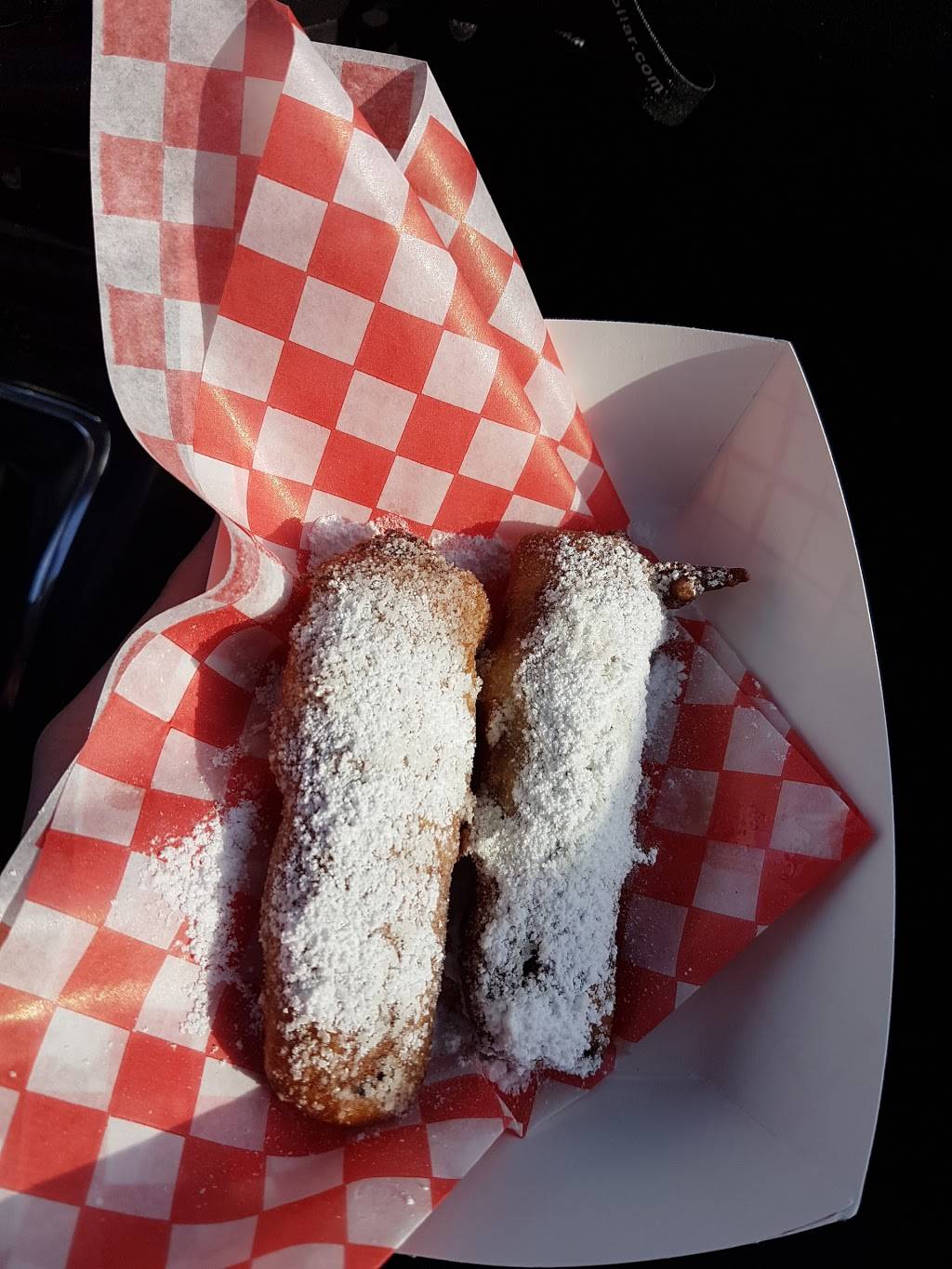 Kikis Funnel Cakes FUN Fair Food Truck | restaurant | 89 Balsam St, Collingwood, ON L9Y 3Y6, Canada | 6472875022 OR +1 647-287-5022