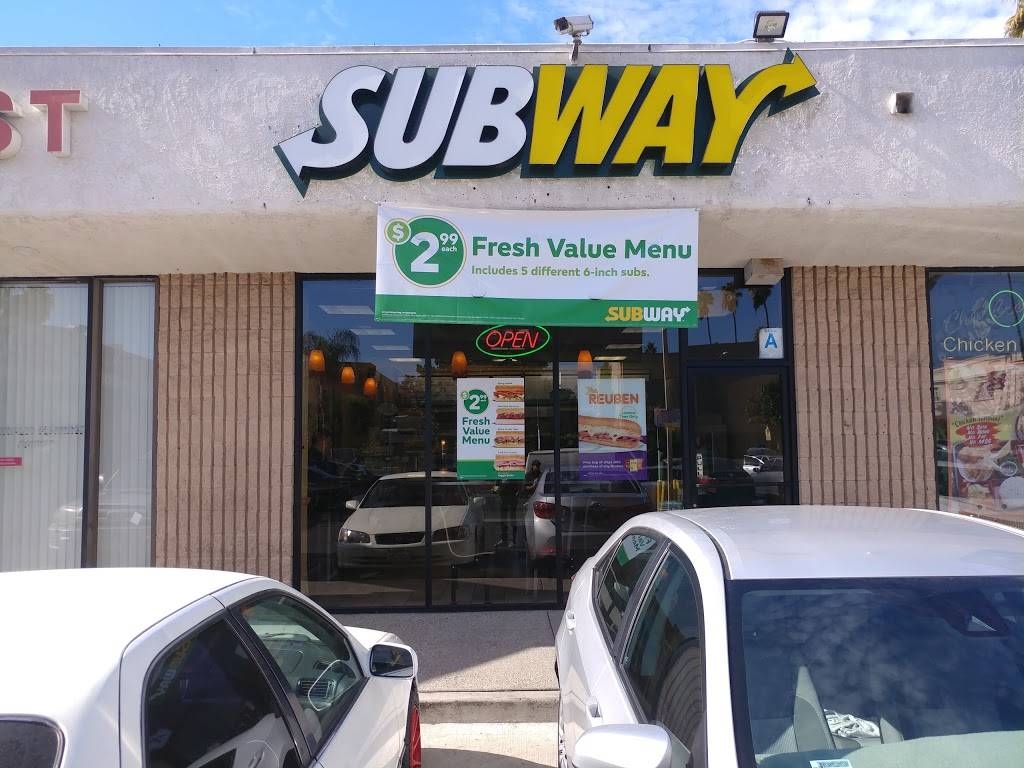Subway Restaurants | restaurant | 6660 Sunset Blvd, Los Angeles, CA 90028, USA | 3239627823 OR +1 323-962-7823