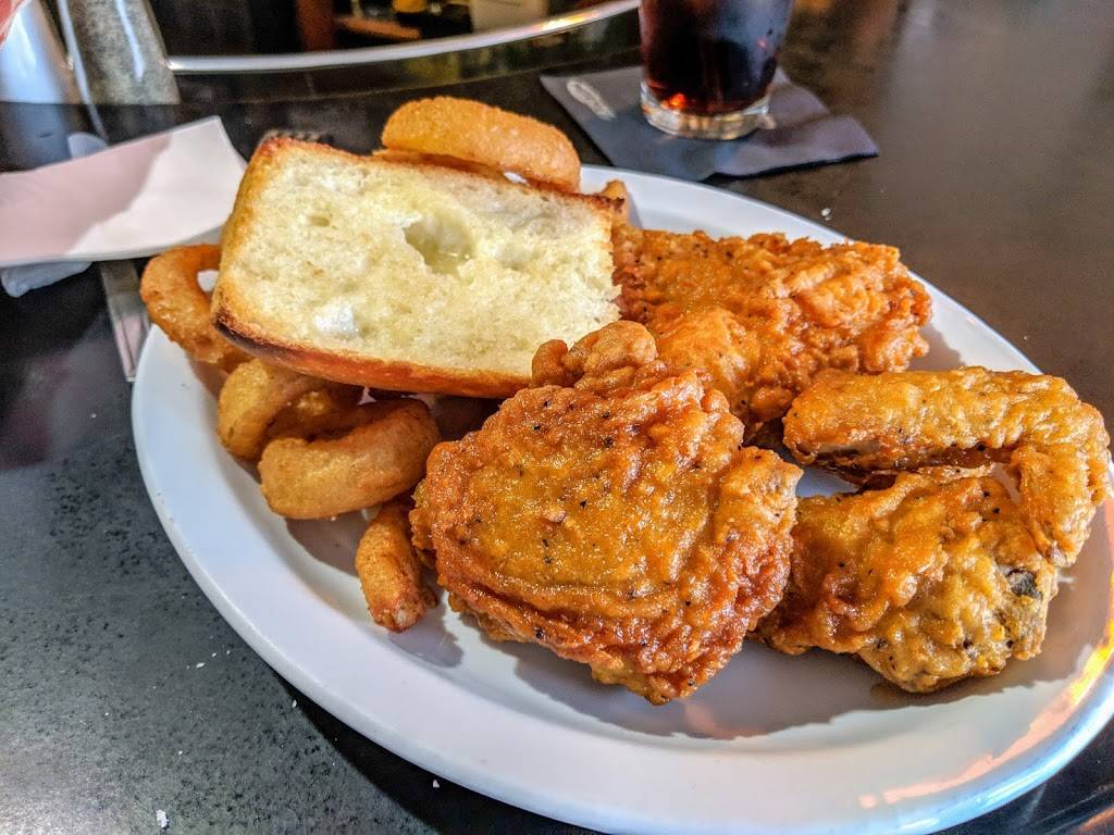 Ratch & Debs Pizza | restaurant | 720 Merritt Ave # A, Oshkosh, WI 54901, USA | 9202352273 OR +1 920-235-2273