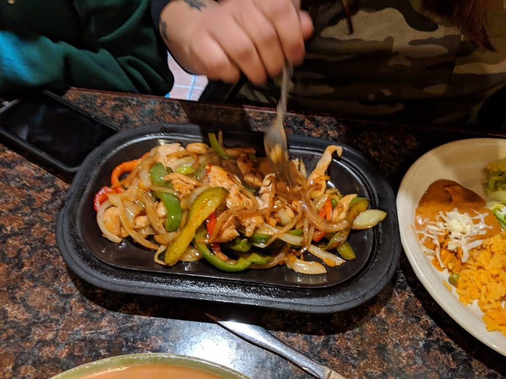 Casa Tequila | restaurant | 3461 High Rd, Hartford, WI 53027, USA | 2626739999 OR +1 262-673-9999